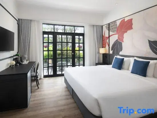 Deluxe Double room with balcony (full double bed)