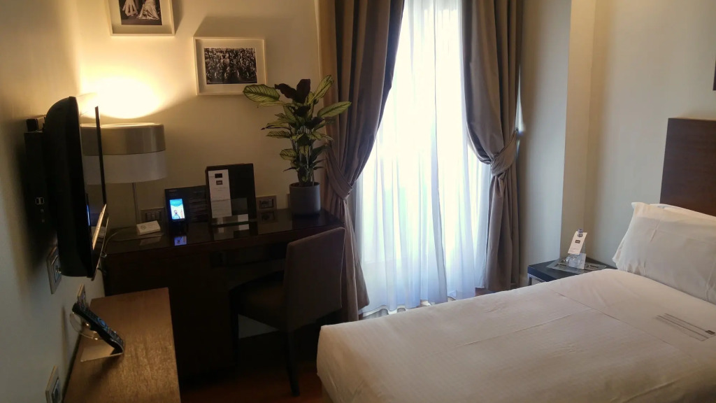 Hotel Milano Scala picture