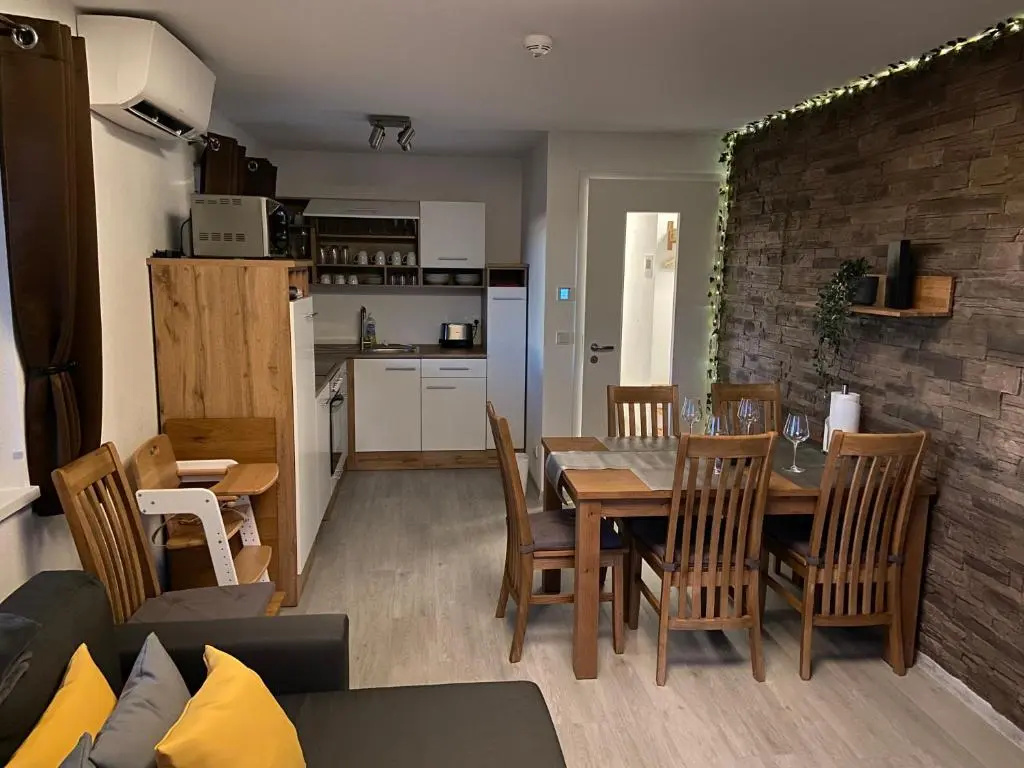 2 Bedrooms Apartment