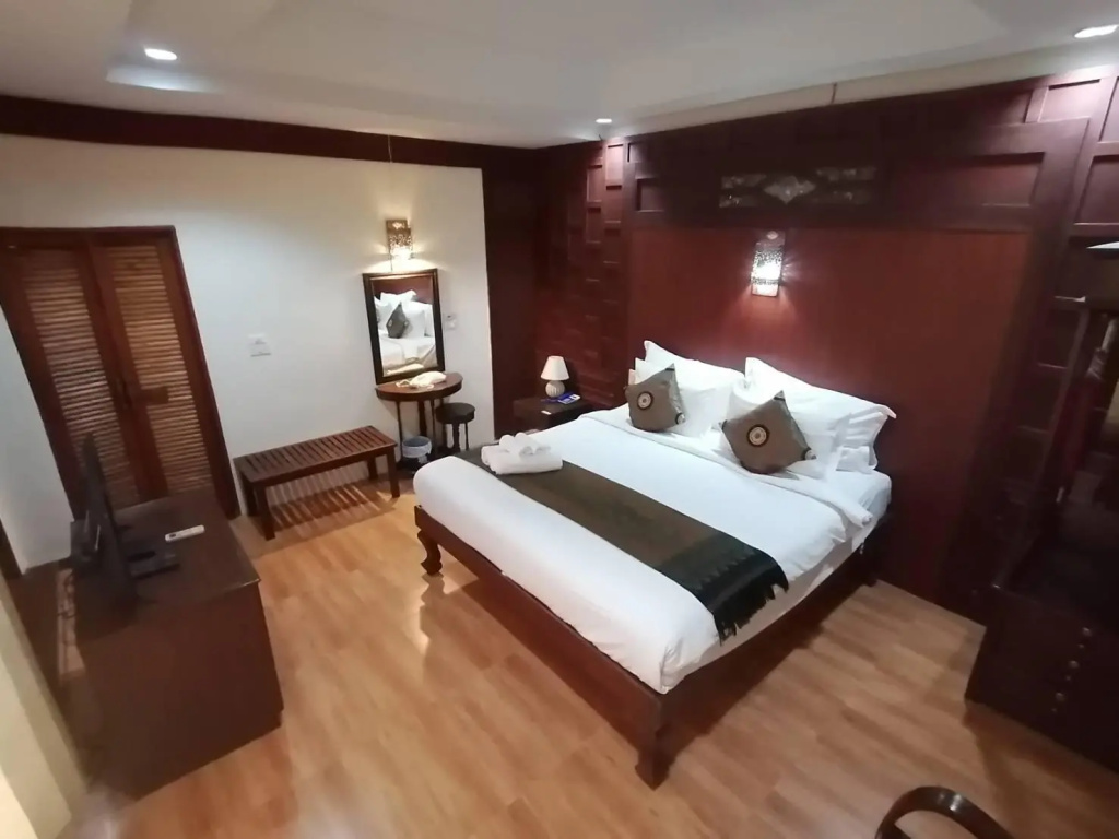 Superior Double room (full double bed)