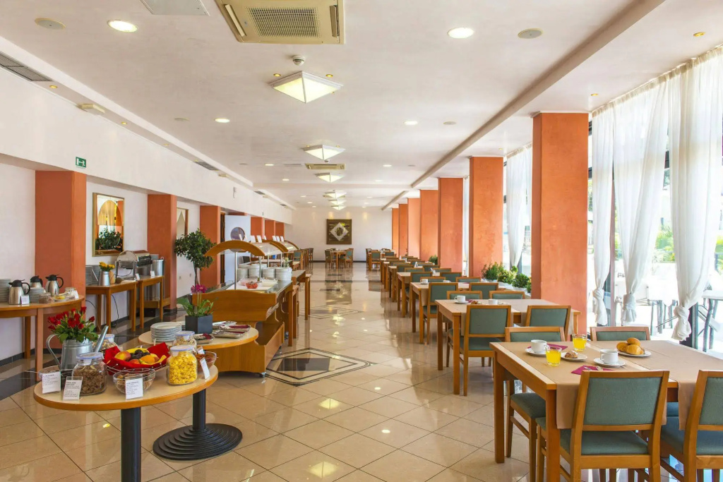 Hotel photo 11
