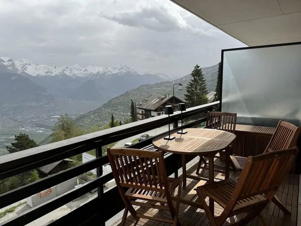Lovely Apartment in Valley and Hills