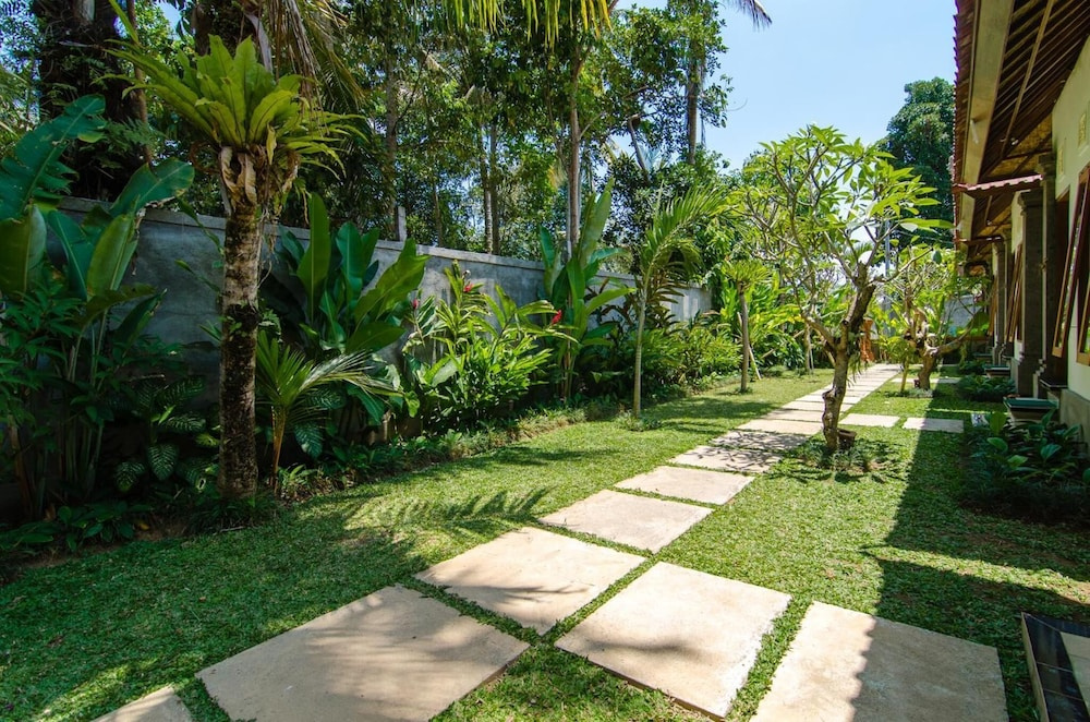 Sayan Romantis Guest House