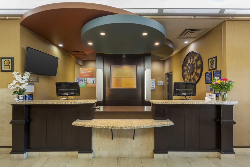 Best Western Plus Sherwood Park Inn & Suites - фото 2