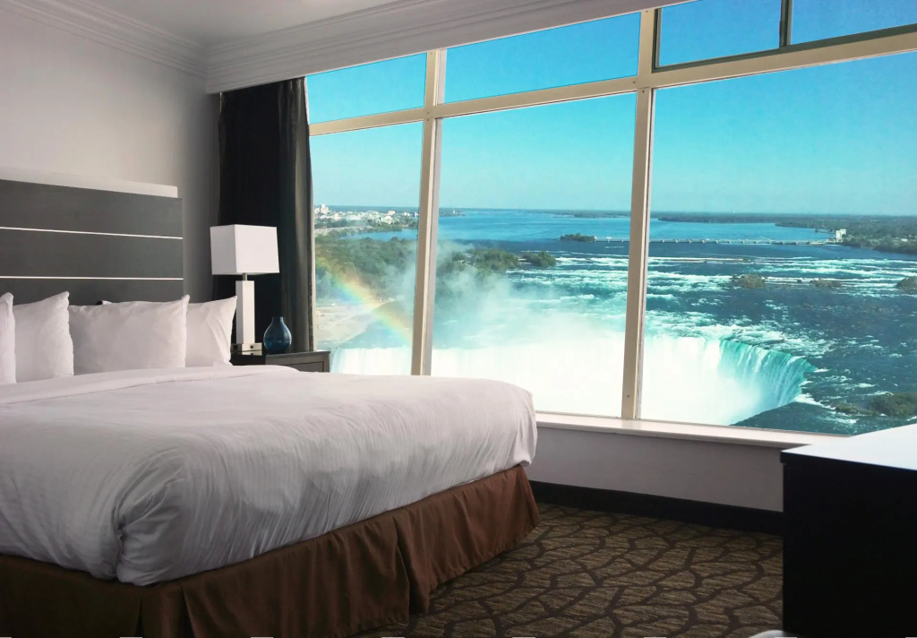 Standard Double room with water view (full double bed)