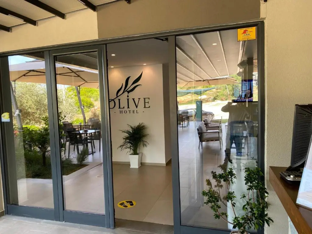 Lobby & Reception