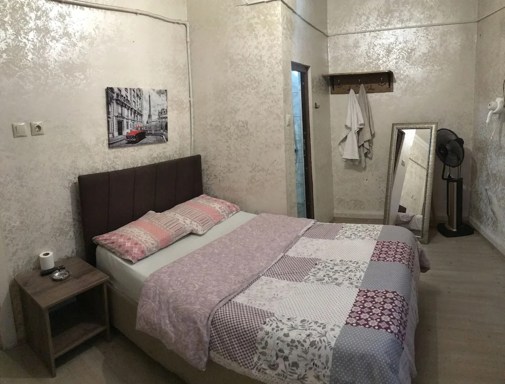 Economy Double room (full double bed)