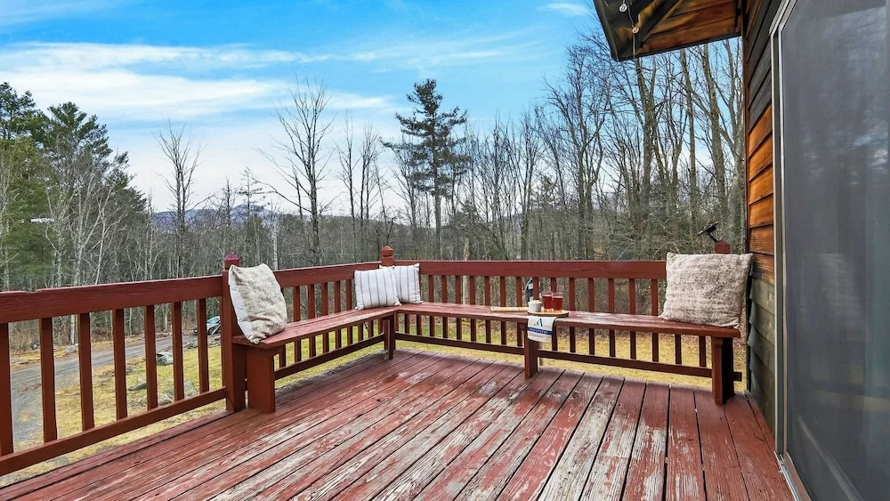 Catskill Chalet by Avantstay Sleeps 18 Hot Tub + Firepit + Media Room Mins to Hunter Mtn