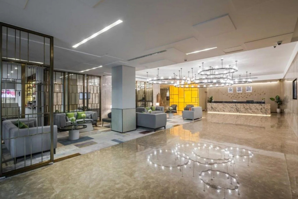 Lobby & Reception