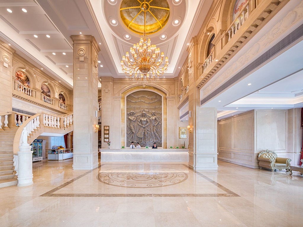 Lobby & Reception