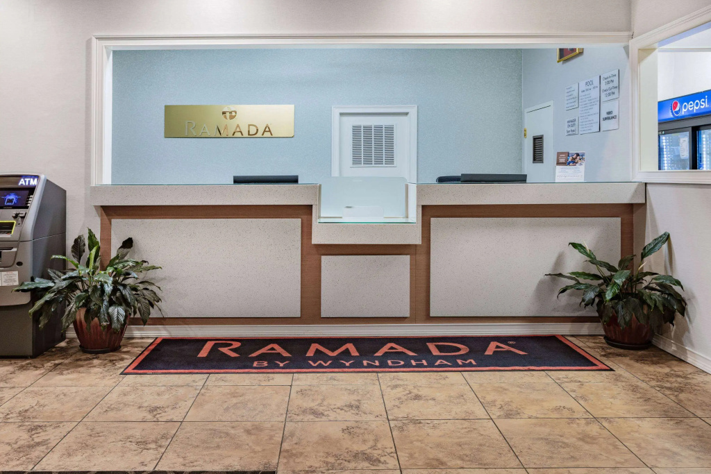 Lobby & Reception