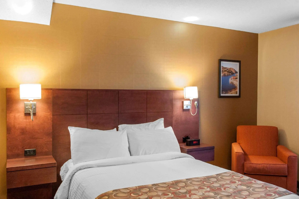 Double Suite (full double bed)