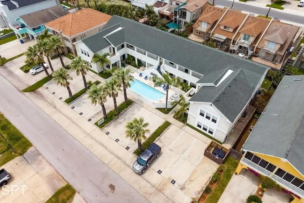 Sea Dancer #10 2 Bedroom Condo by RedAwning