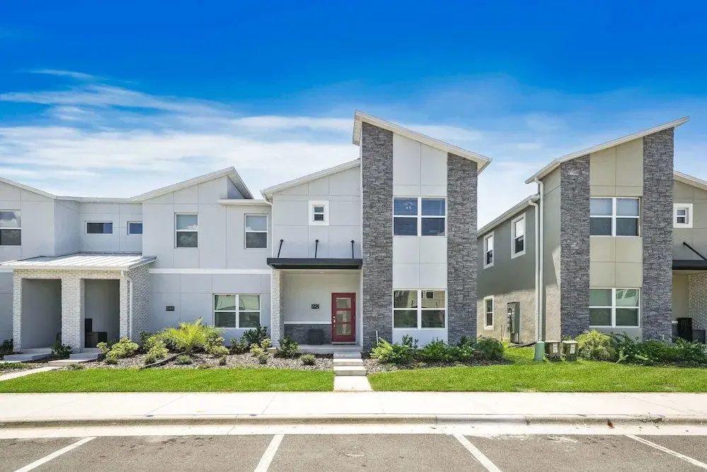 1142 Kingsbarn Street