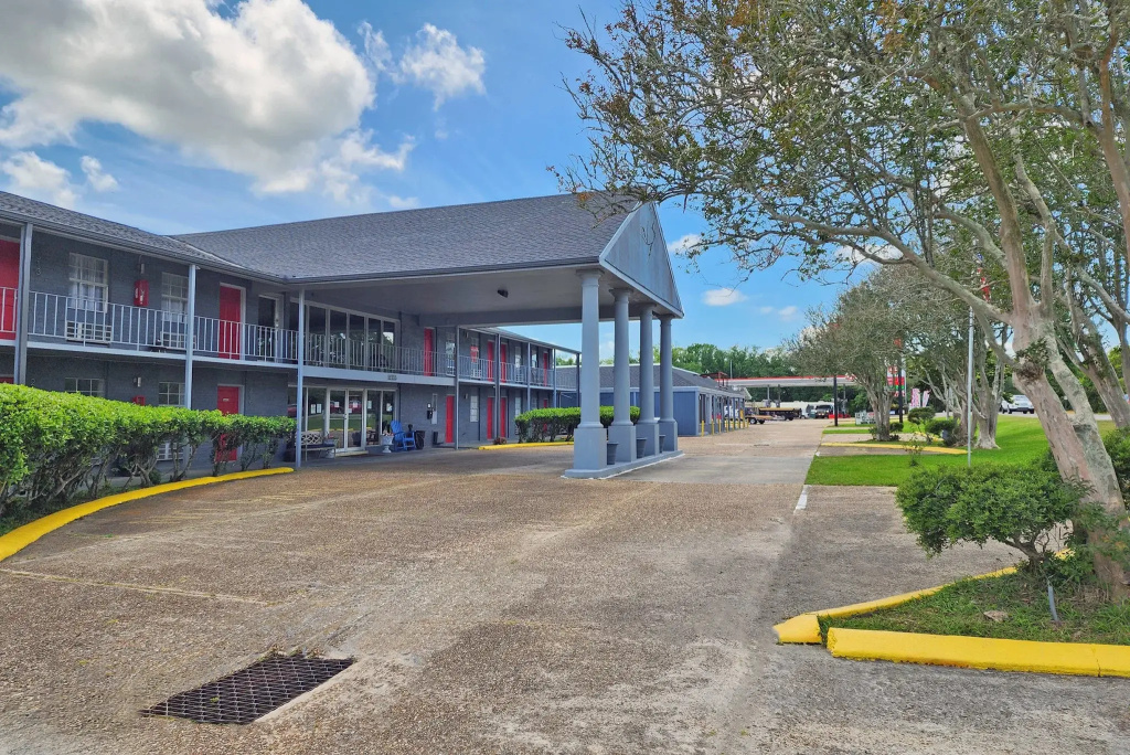 Red Carpet Inn - Houma LA