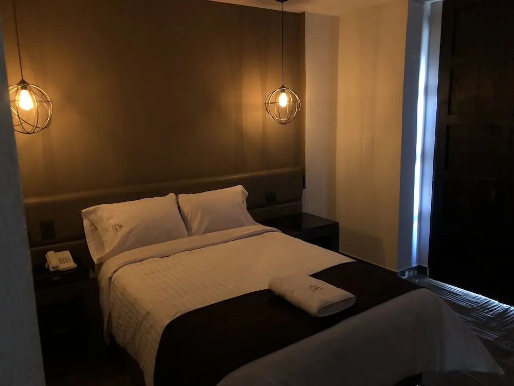 Standard Double room with courtyard view (full double bed)