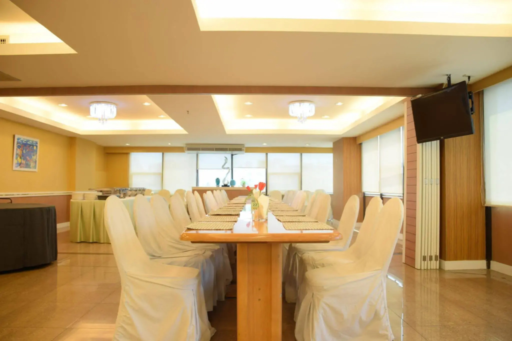 Bay Hotel Srinakarin - Général