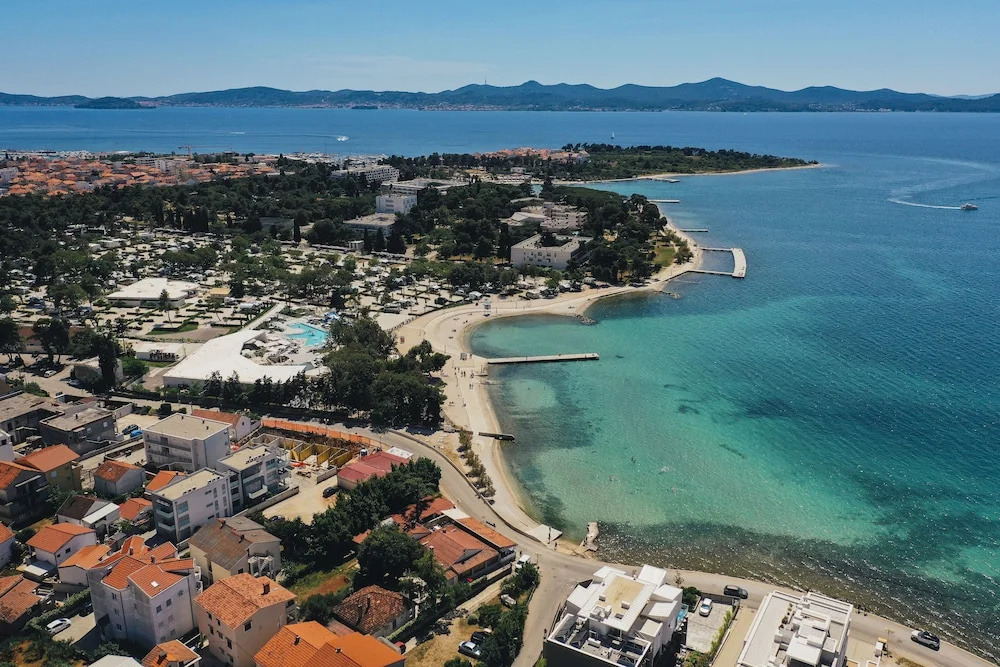 Beach & Waterfront