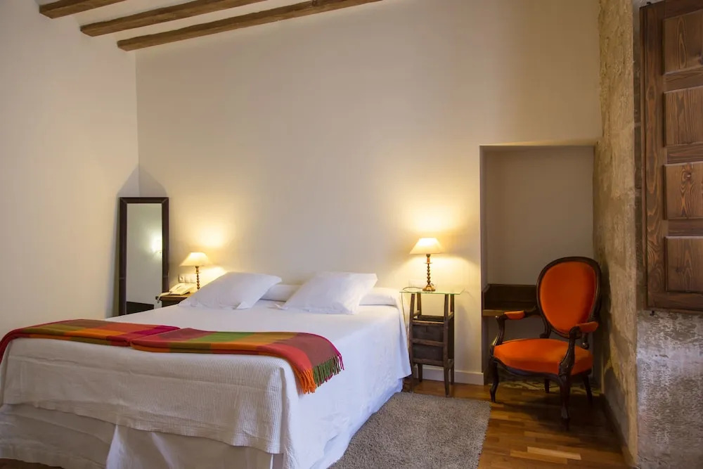 Superior Double room with balcony full double bed