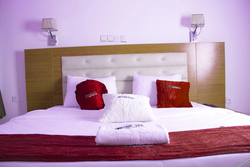 Time Oak Hotel And Suites Royale