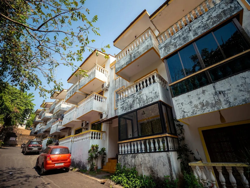 OYO 9788 Home 1 BHK Near LPK Waterfront