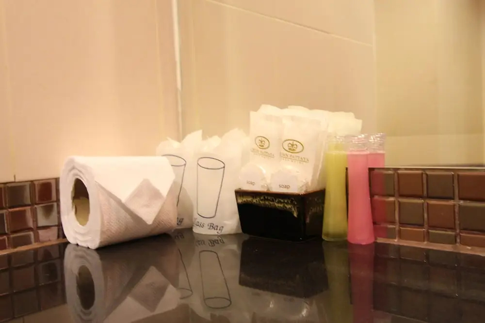 Crown Pattaya Beach Hotel - Chambres