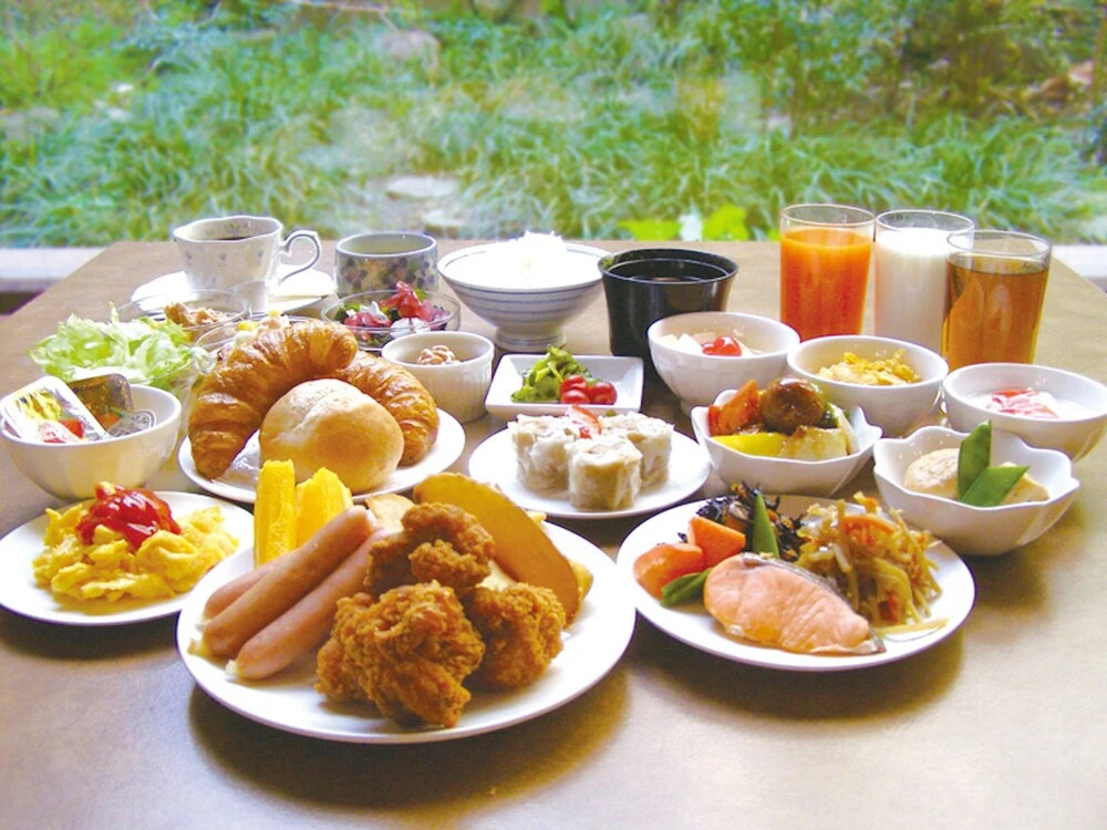Food & Beverage