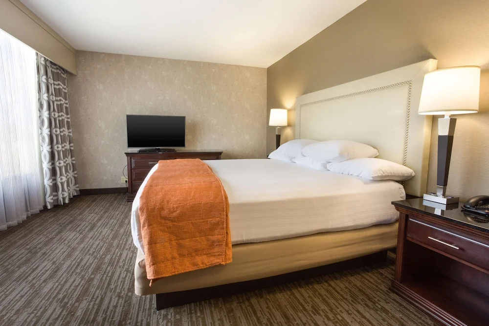 Drury Inn & Suites Greensboro - Chambres