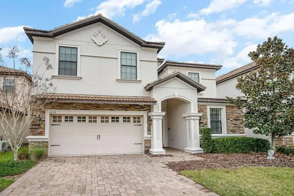 1426 Wexford WAY Davenport, 8bed