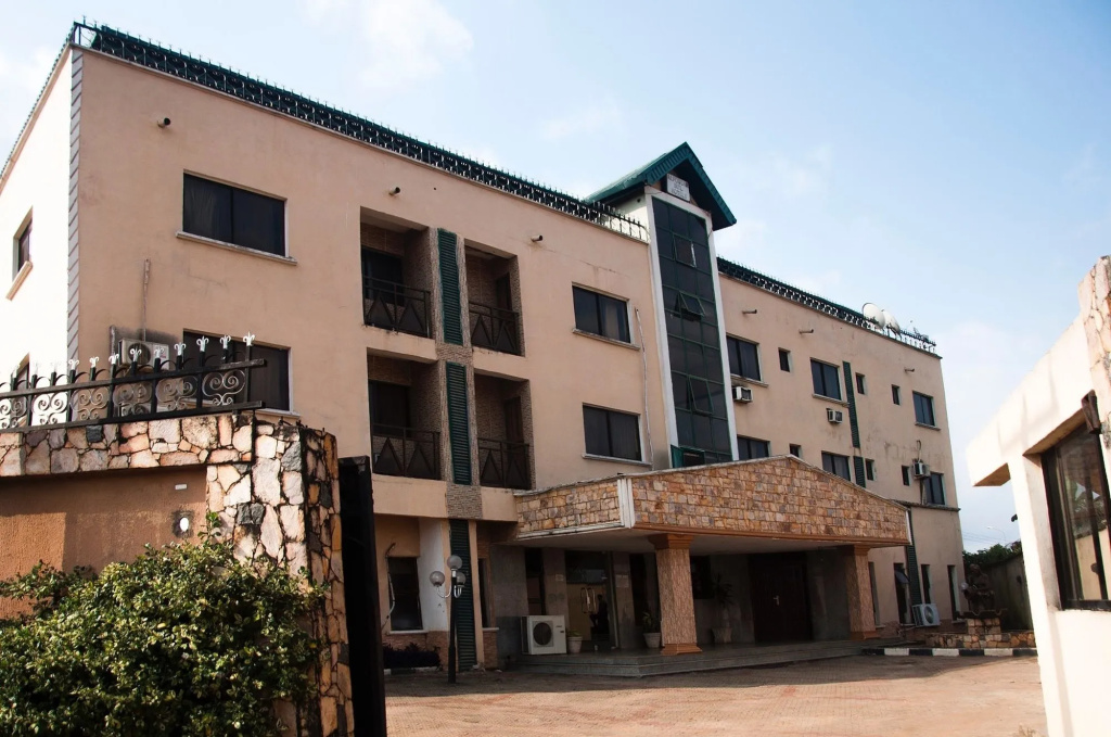 Alfoscar Hotel & Suites
