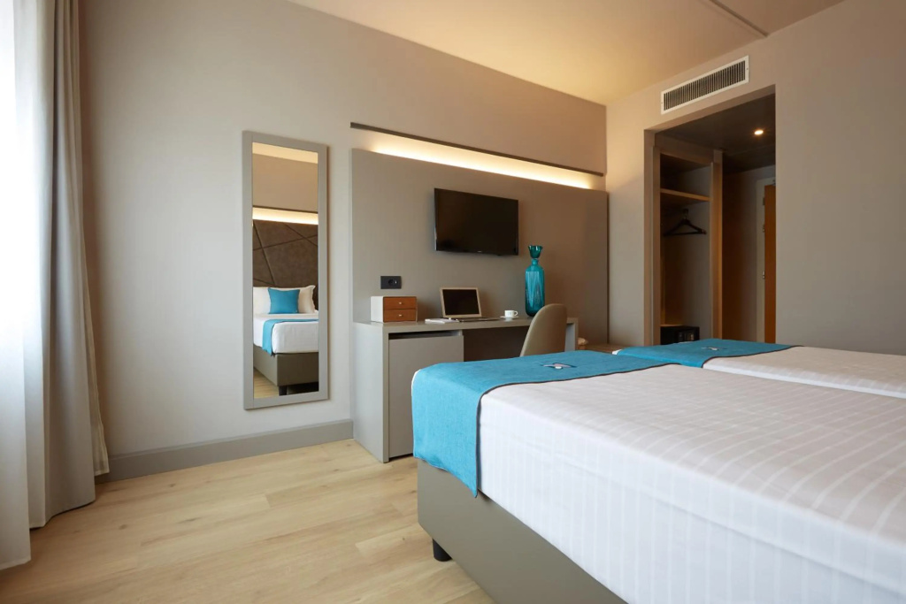 DC Hotel international — 3