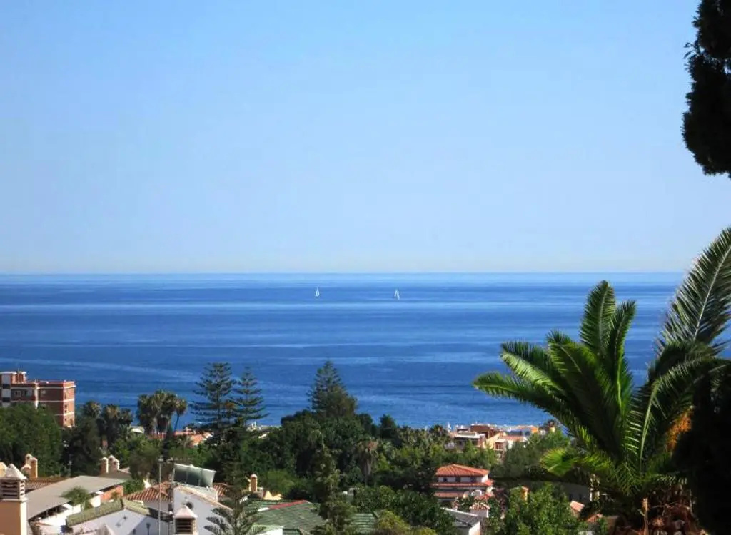Apartment with sea view
