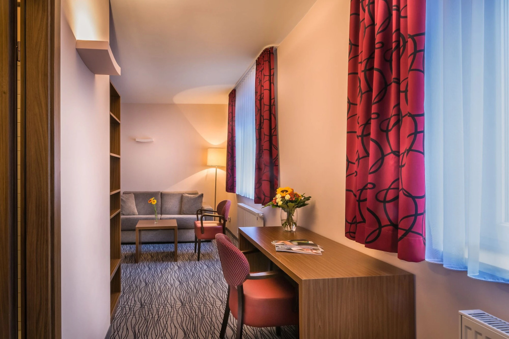 Lobby & Reception