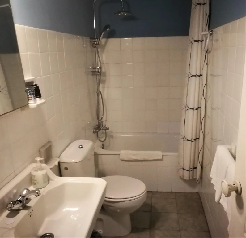 Hostal Montsoliu - Chambres
