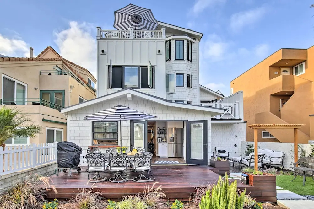 San Diego Home - Walk to Sail Bay & Mission Beach!