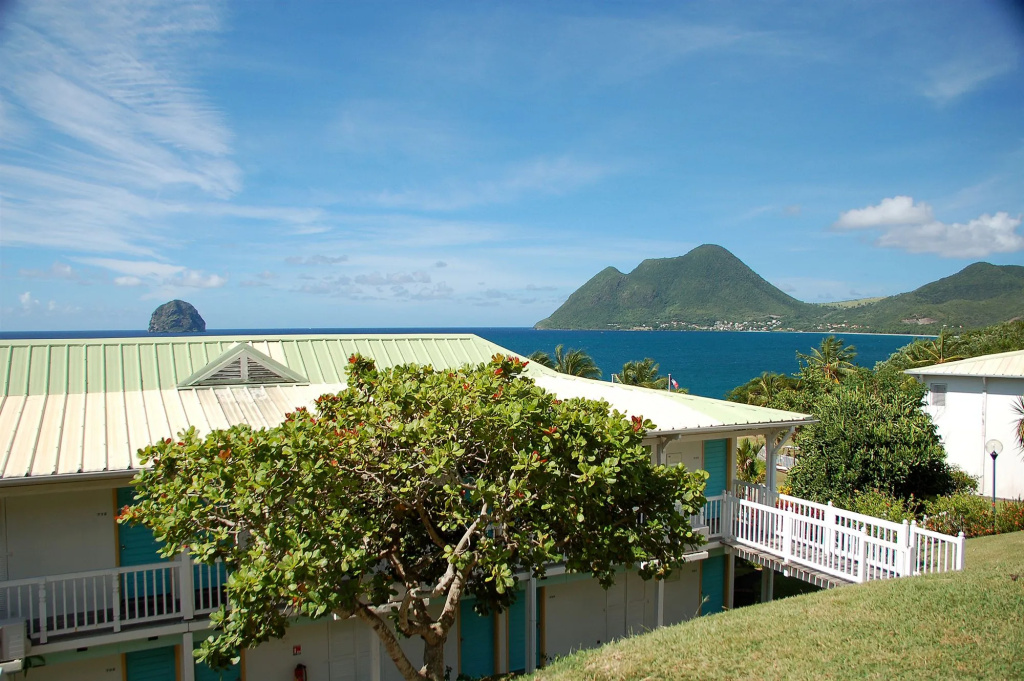 Beach & Waterfront