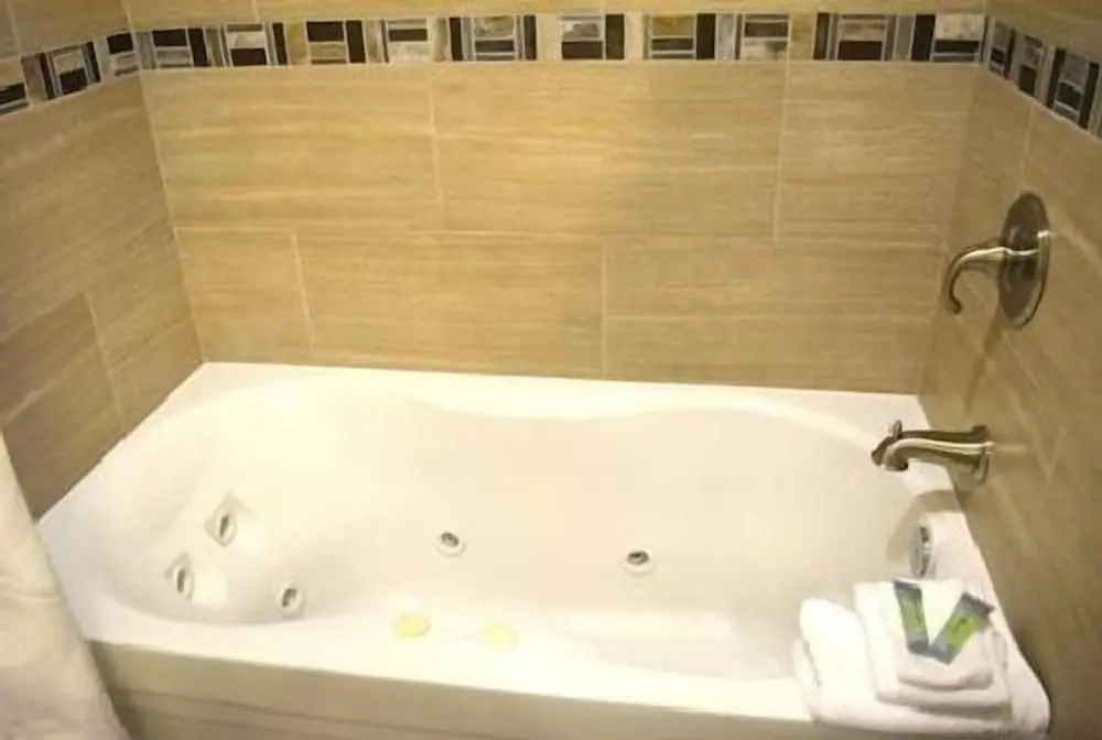 Double Suite (full double bed)