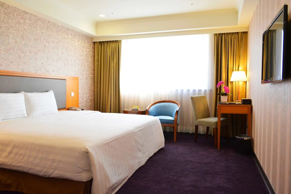 Deluxe Double room (full double bed)