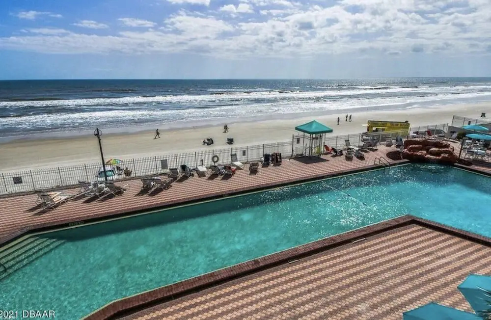 Beach & Waterfront