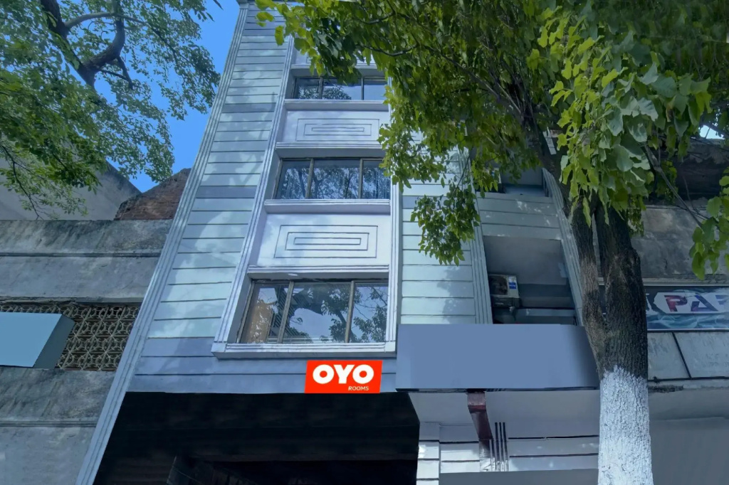 OYO Flagship 70015 Clouds Inn
