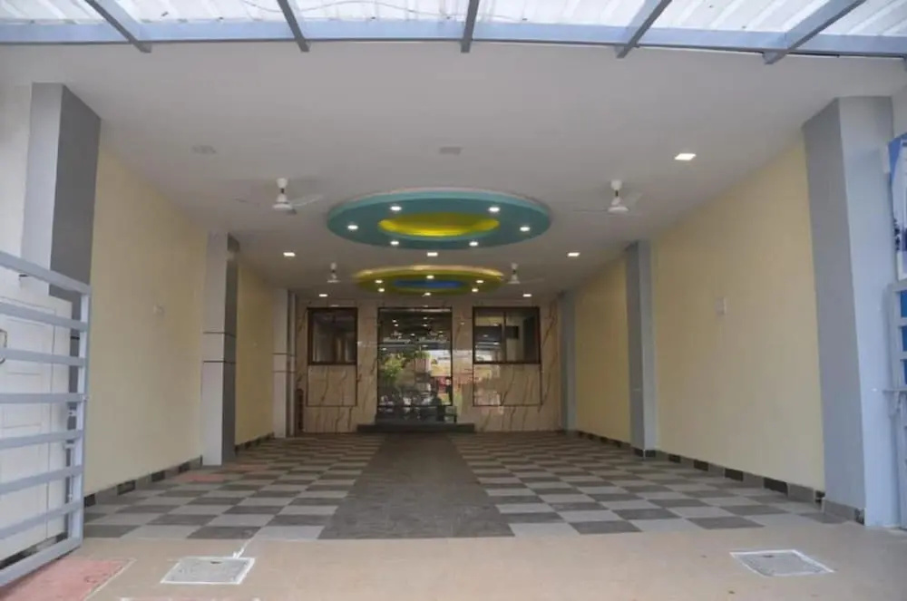 Lobby & Reception