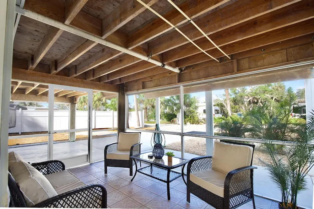 Beach Bungalow 2