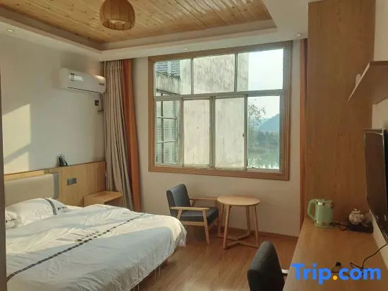 Standard Double room with river view (full double bed)