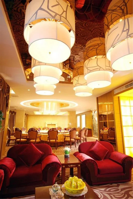 Holiday Plaza Hotel Jiayuguan — фото 2