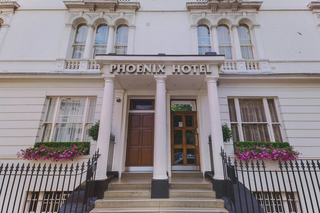 Phoenix Hotel — фото