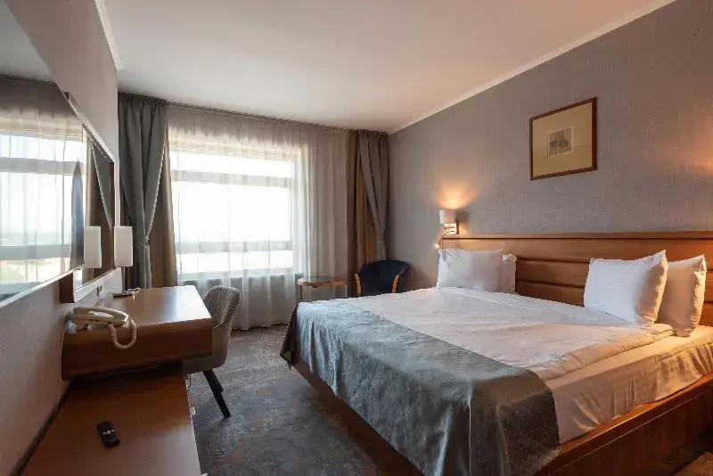 Deluxe Double room (full double bed)