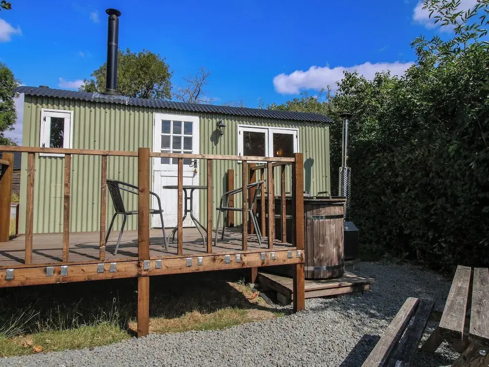 Aston - Shepherd Hut
