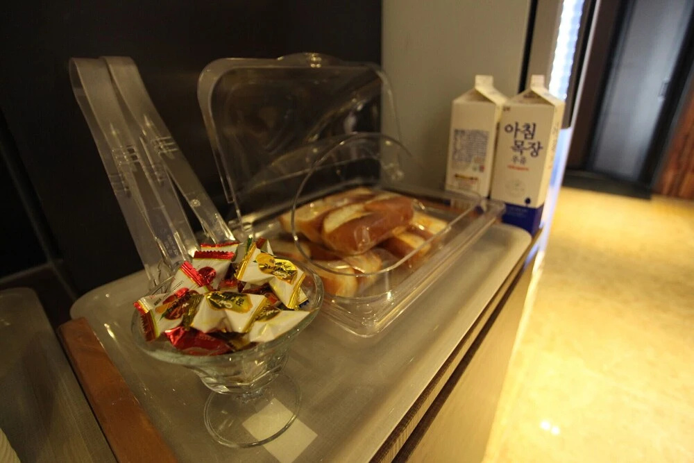 Food & Beverage
