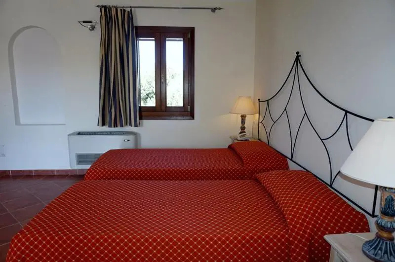 Hotel Monti Di Mola - Chambres