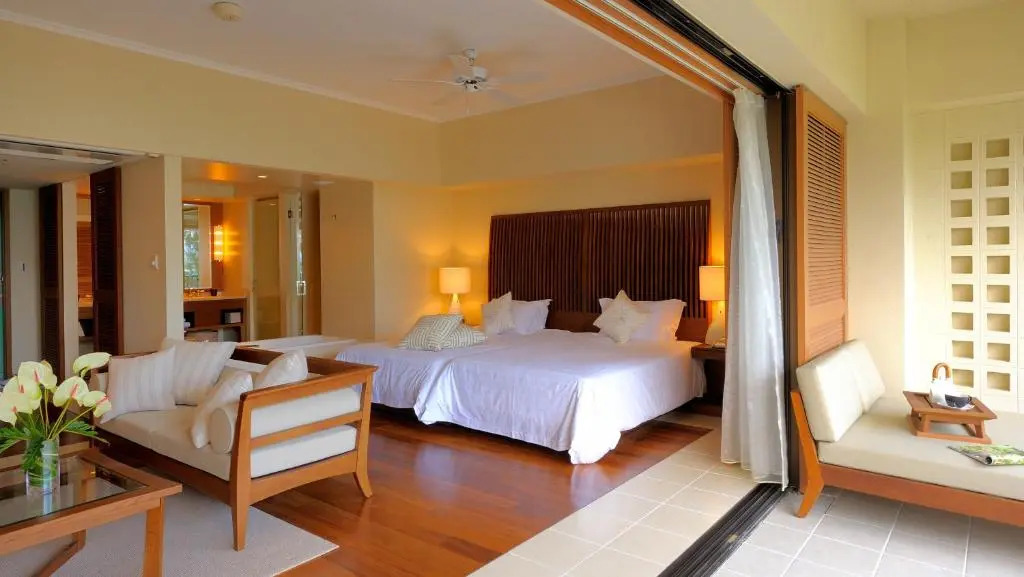 海景套房,帶有兩張雙人床的豪華四人房(兩臥室)